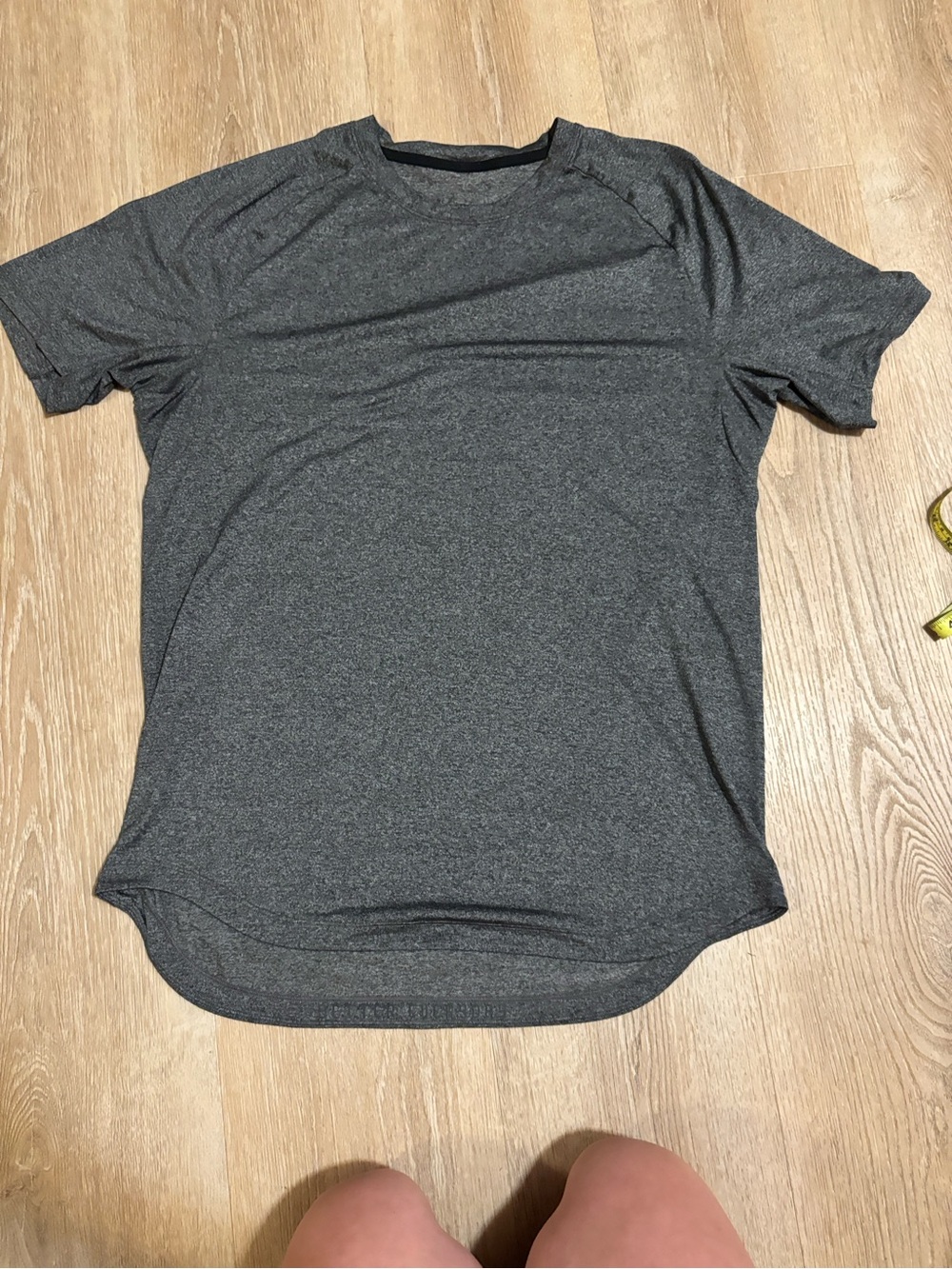 lululemon athletica Men's Short-Sleeve Heathered Charcoal Performance Tee